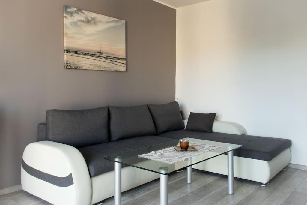 Apartment 50M2 With A Large Living Room, Bedroom, Balcony And Free Private Parking Gdańsk Eksteriør bilde